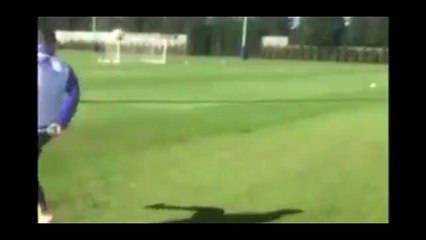 Hazard marque dans un angle impossible