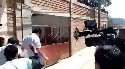 Con el grito de "asesino, asesino" sacan a alcalde de Intibucá de velatorio de Berta Cáceres