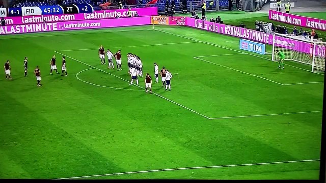 Roma-Fiorentina 4-1 Totti punizione sul palo
