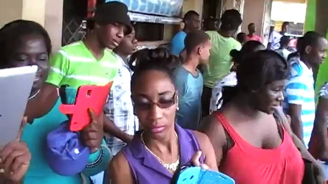 GULLY BOP LOOK AT THE LITTLE GIRL CRYING HAPPY TO SEE GULLY BOP JAMPACK PORTLAND TOWN JAMA
