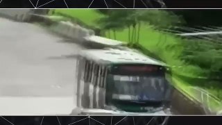 Ladrões tentam assaltar carros no meio da pista em São Paulo