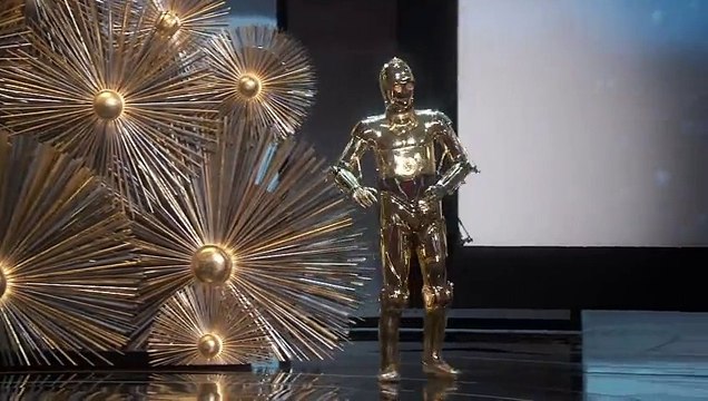 Star Wars The Force Awakens C-3PO & R2-D2 meet BB-8 | official O2 Priority contest