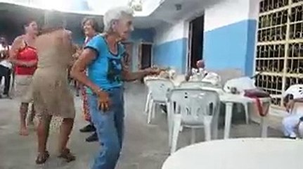 Hilarious 70-Year-Old Woman Dancing with Style! 💃