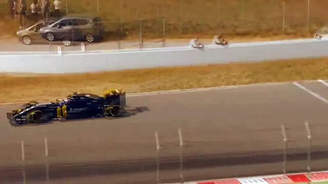 Formule 1 Testing 2016 Pre Season --- Barcelona Day 2 Palmer Renault RS16 Engine Blow UP