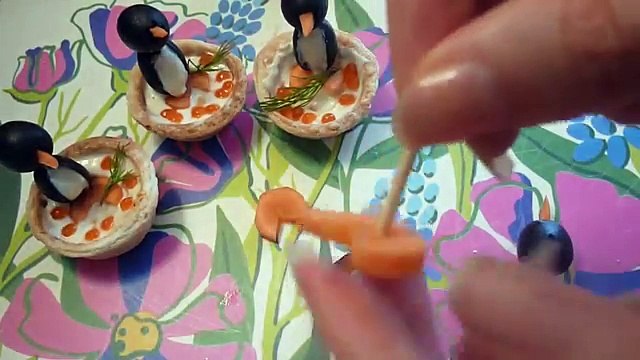Пингвины и снеговики. Закуски. Как красиво оформить стол. Украшения из продуктов.