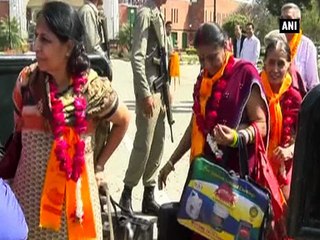 Over 100 Hindu pilgrims from India visit Pakistan on  Maha Shivratri
