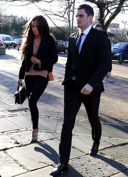 Reşit Olmayan Kızla İlişkiye Giren İngiliz Futbolcu, Uslanmak Bilmiyor