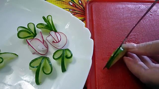 Украшения из овощей (делаем из огурца и редиса завиток и цветок). Decoration of vegetables