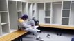 Crickter Sarfaraz Ahmad Reciting Naat In Dressing Room-Amazing Voice-Viral Video