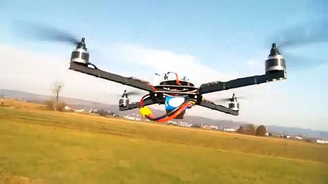 Квадрокоптер супер-маневренность!!! (офигеть что творит)