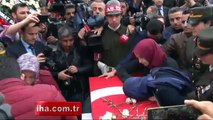 Şehidin eşi: 'Kanın yerde kalmayacak bir tanem' (Trend Videos)