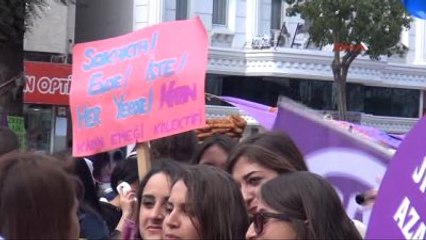 Mersin - Kadınlardan Halaylı Erken 8 Mart Kutlaması