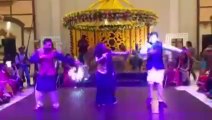 Sanam Chauhdry's Mehndi Dance on London Thumakda With Abdullah Sultan at Wahaj Ali's Wedding 2016