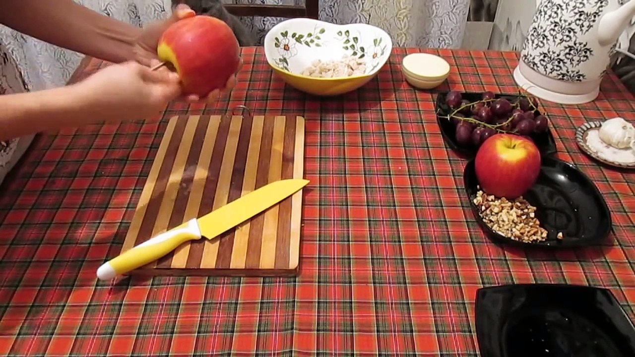 Салат с виноградом и яблоками #Рецепты SMARTKoK