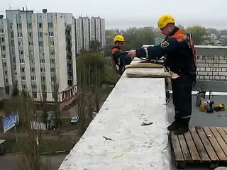 Выход на верёвку через парапет.AVI - 1457077682269