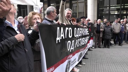 Protesta të reja përpara Kushtetueses