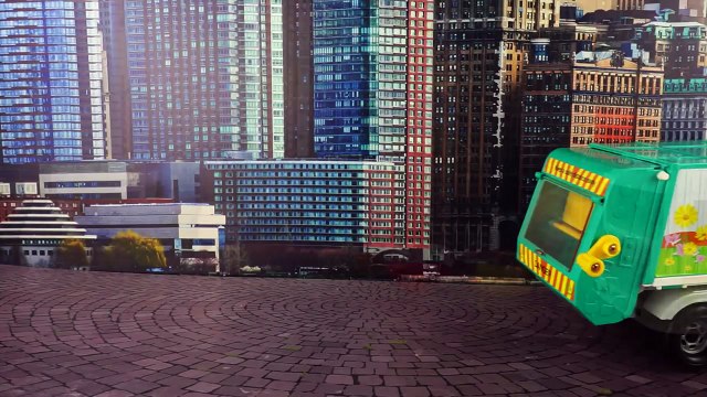 Мультик про МУСОРОВОЗ и его рабочий день. Игрушечная машинка расскажет много интересного