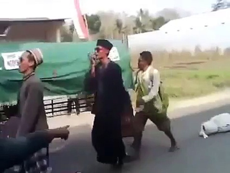 Когда торопятся похоронить!Черный юмор!