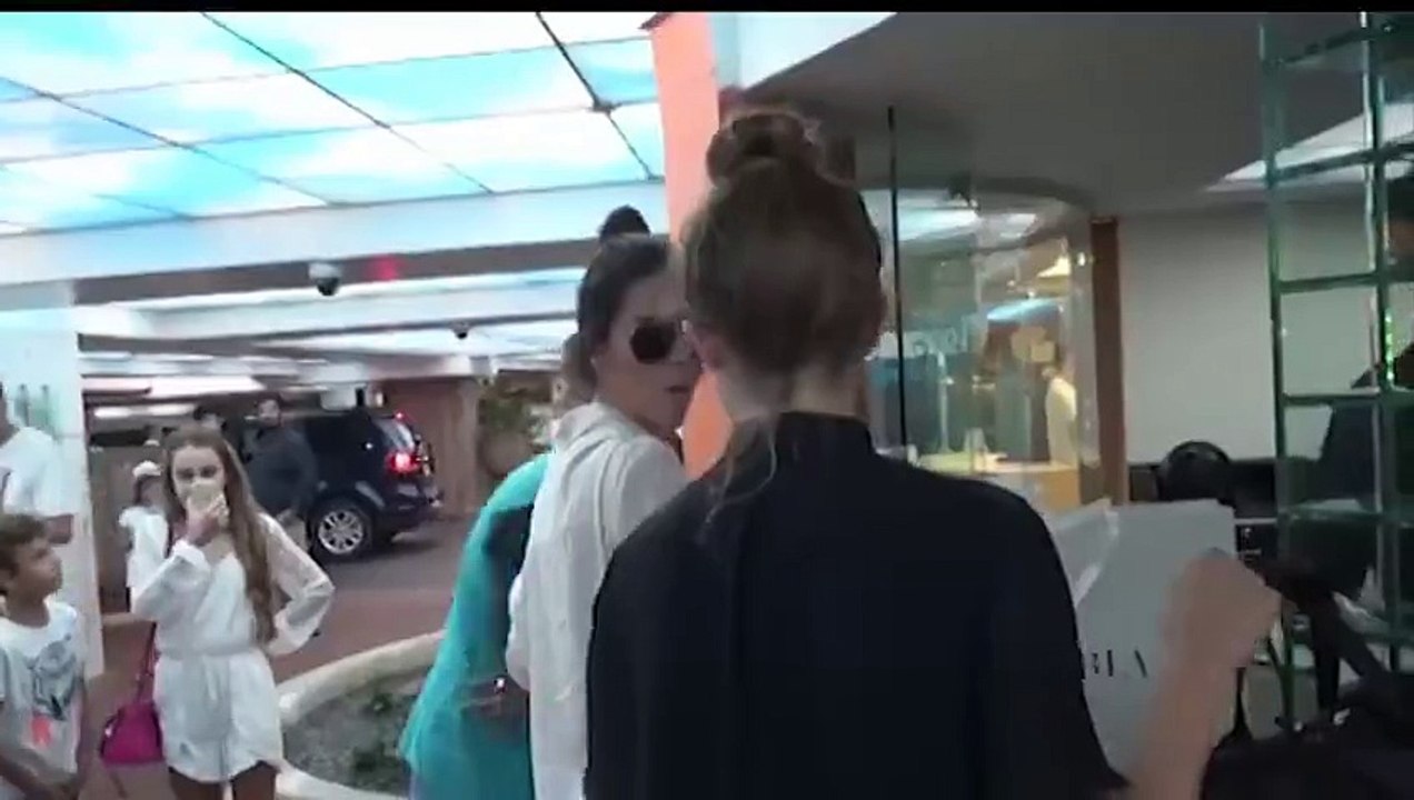 Watch What Happens When We Give Kendall Jenner and Gigi Hadid a Selfie Stick - Vogue