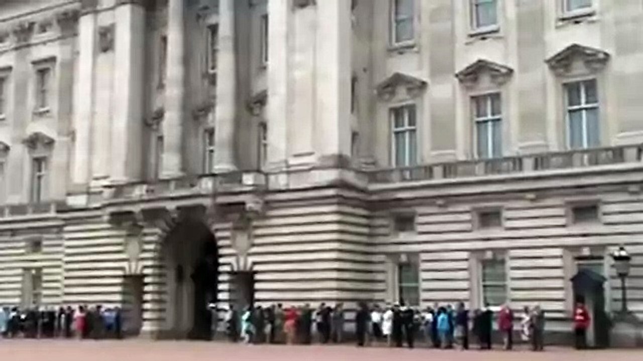 Лондон заморозил связи с Москвой