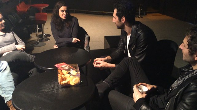 Le groupe Aaron rencontre ses fans