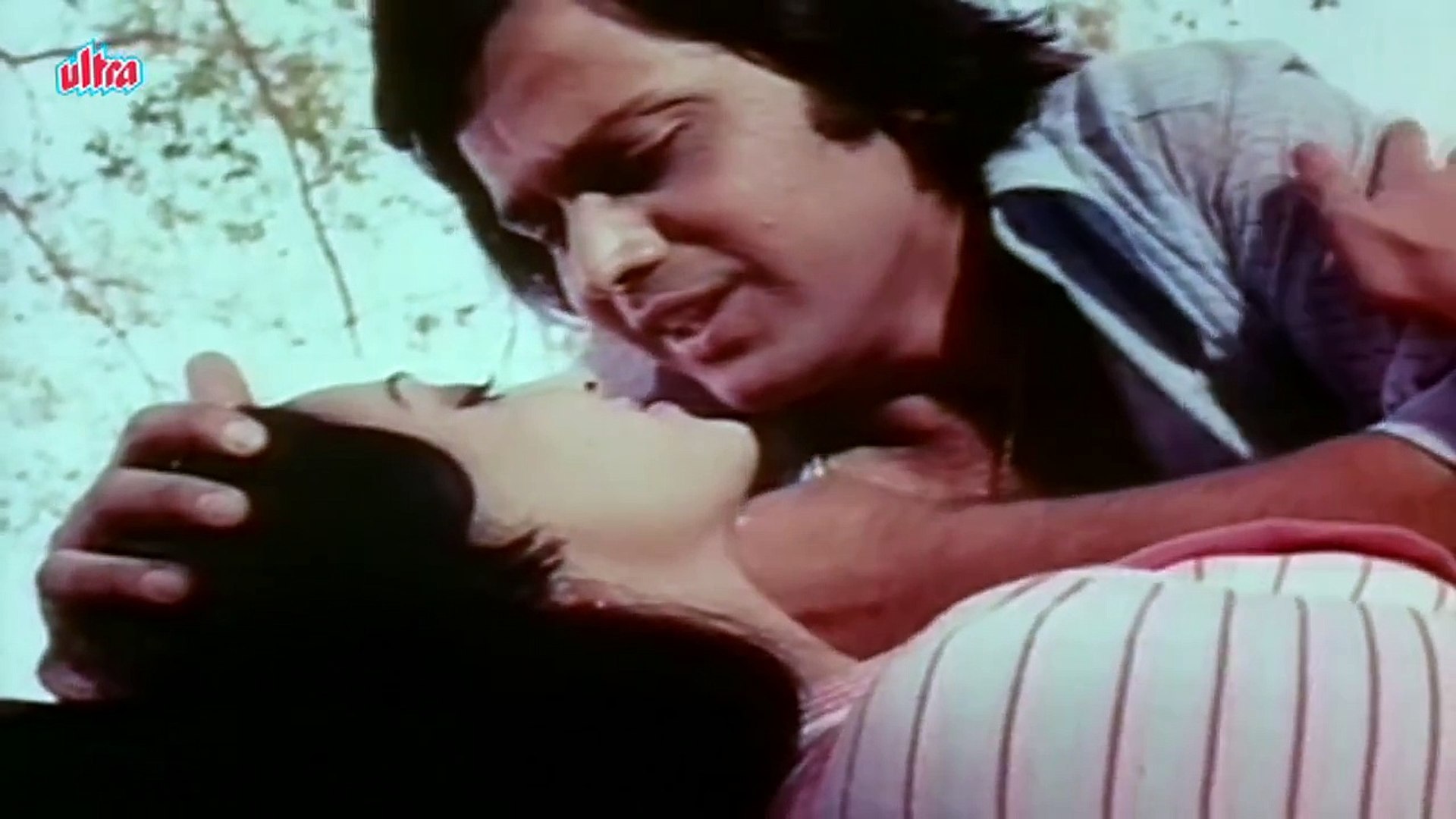 Dil-Kya-Kare-Jab-Kisi-Se---Kishore-Kumar-Vikram-Lakshmi-Julie-Romantic-Song