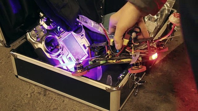 Видео-обзор квадрокоптера Walkera Runner 250 Race