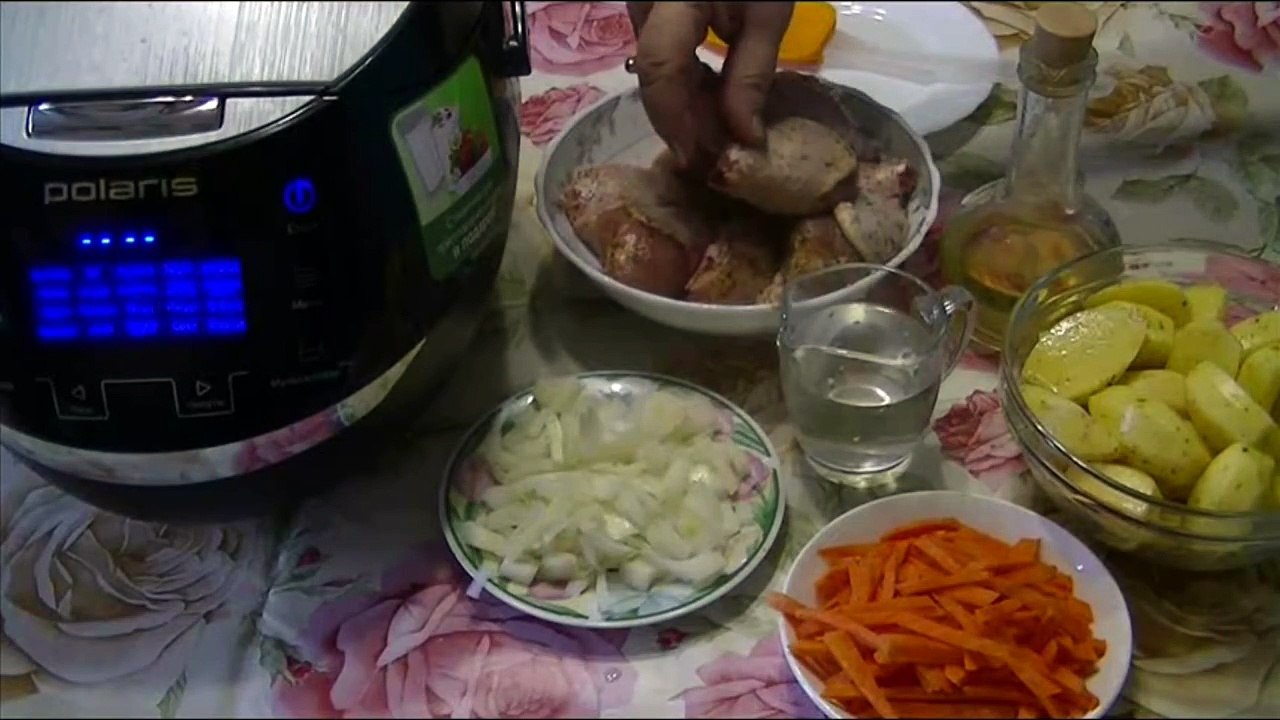 Куриные голени с картофелем в мультиварке