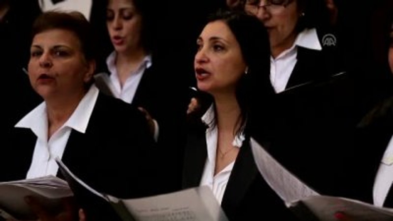 Mısır'da Ölü Bulunan İtalyan Genç İçin Ayin Düzenlendi