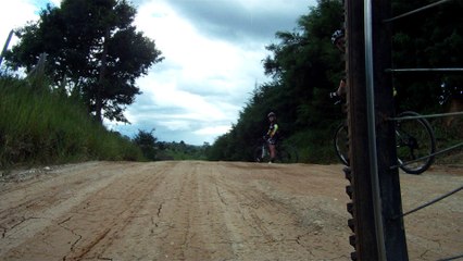 Família Biker nas trilhas  rurais de Taubaté, SP, Brasil, Marcelo Ambrogi e  amigos, 2016, 40 km, 30 amigos