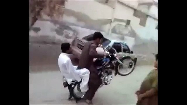 WhatsApp Funny Videos Indian [HD] _ Indian Funny Videos _ Latest Comedy Compilation_4(1)