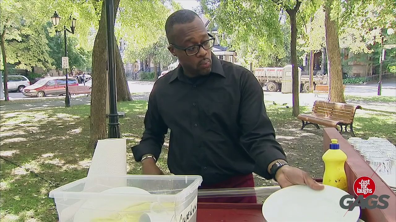 Relax Daily_Levitating Cofee Prank