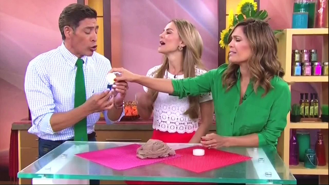 Ana Patricia González pregnant belly on ¡Despierta América! 4 22 15 part 2