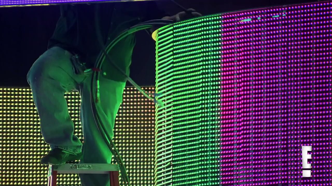 Renee Young tells The Bella Twins about her new scooter: Total Divas Preview Clip, March 8, 2016