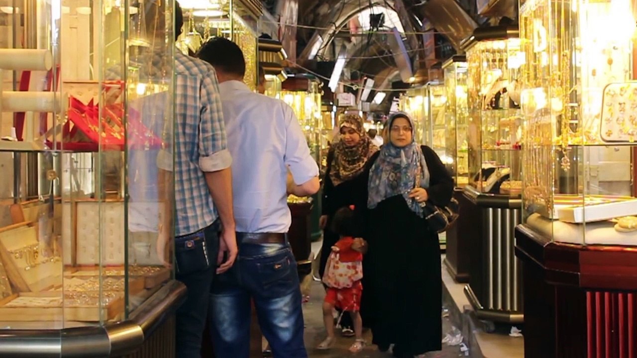 الذهب يواصل الارتفاع الكبير