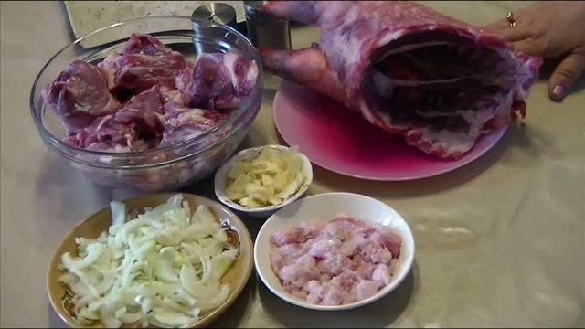 Как приготовить мясо#Мясо# нутрии#в духовке #с луком# и чесноком#