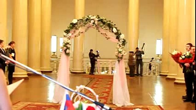 Случай на свадьбе (невесту жалко)