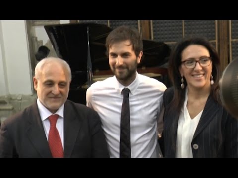 Video Napoli - Primarie, Bassolino assente al confronto tra candidati (05.03.16)