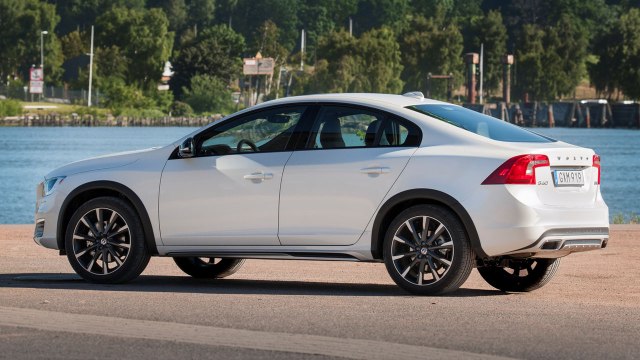 Volvo S60 Cross Country First Drive Review