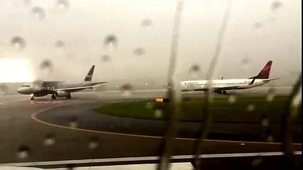 Uçağa Yıldırım Düşerse.. Yok Böyle Bir Şey