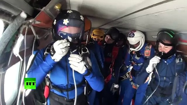 88 девушек мировой рекорд по парашютному спорту HD