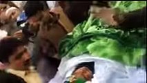 Mumtaz Hussain Qadri Shaheed ka Aakhri Deedar 29 Feb 2016 Mumtaz Qadri Zinda Bad - YouTube