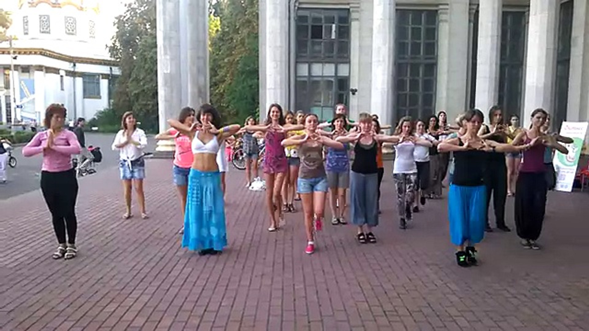⁣Namaskar - Индийская Фолк аэробика