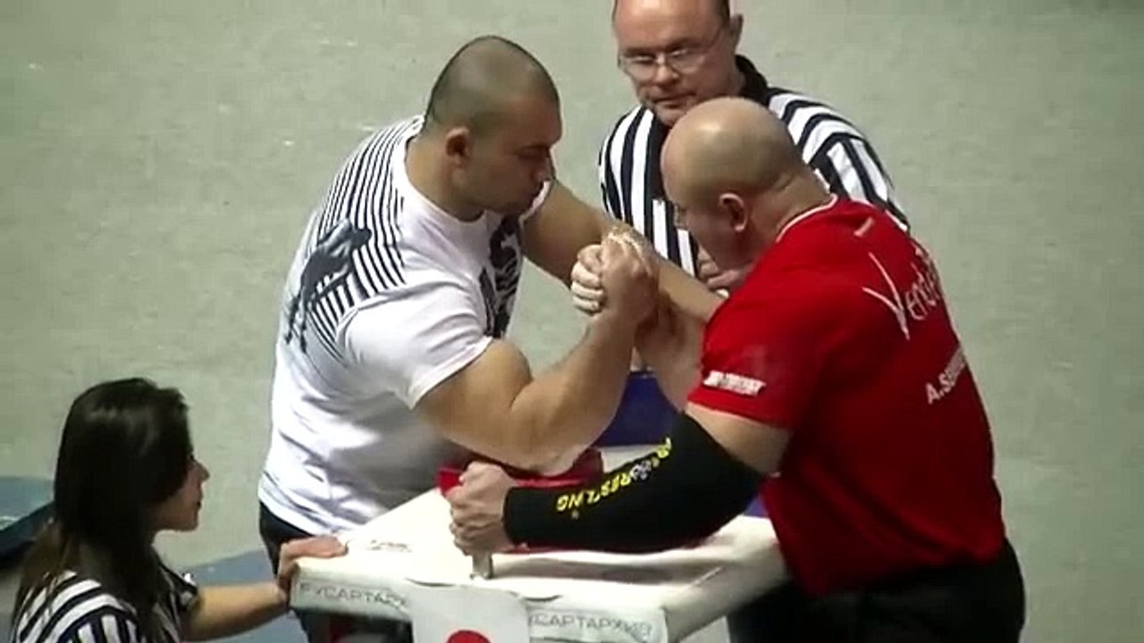 Абсолютный чемпионат России по армрестлингу 2013. Арсен Лилиев - Алексей Семеренко