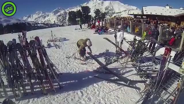 Une chute au ski digne du film Les Bronzés