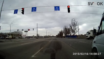 Светофор спас . Жесть!