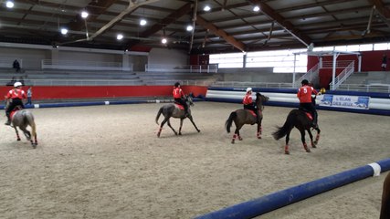 Le horse-ball en images au pôle hippique