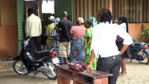 الناخبون في بنين يدلون بأصواتهم لاختيار رئيس جديد