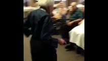 100-godišnja baka ples