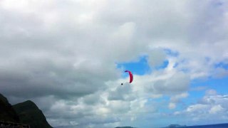 Parachute EXTREME flying sport - this guy is nuts